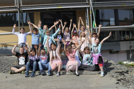 Die Kommunionkinder freuen sich auf das neue Gemeindehaus